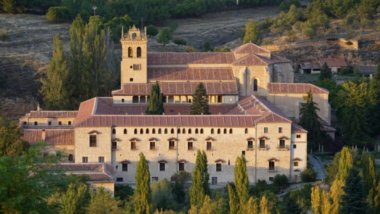 private-tour-escorial-segovia-from-madrid-with-hotel-pickup