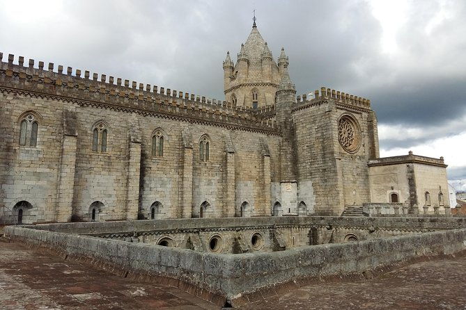 private-tour-evora-wine-tasting-beautiful-medieval-village-of-monsaraz