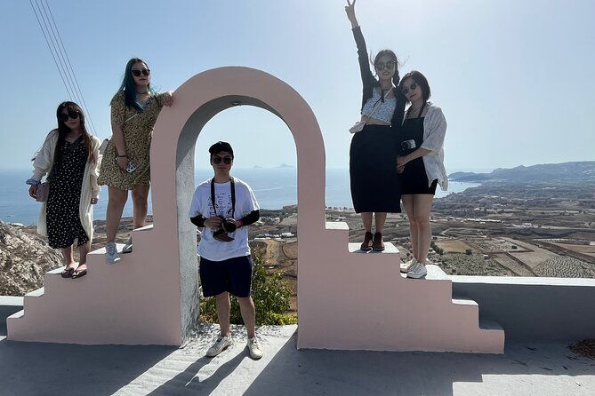 private-tour-experience-in-santorini-island-2