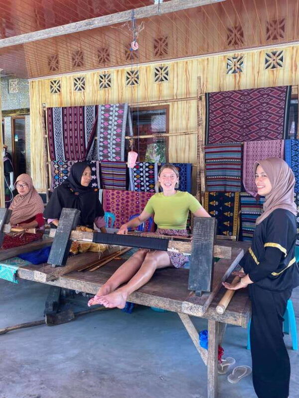 private-tour-explore-lombok-culture-village-south-beaches