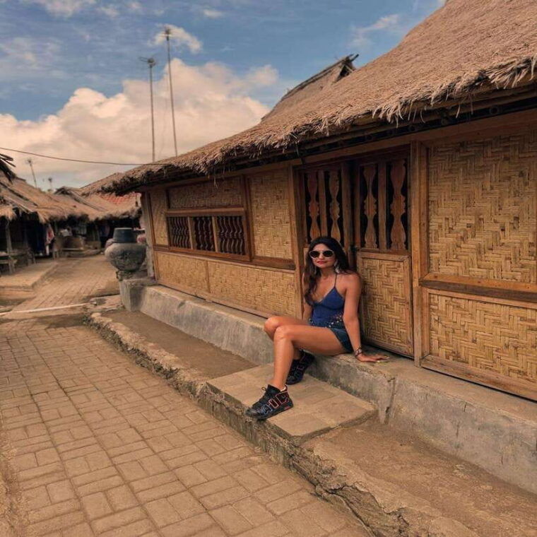 private-tour-explore-lombok-culture-village-south-beaches