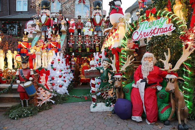 private-tour-explore-the-festivities-in-dyker-heights-brooklyn