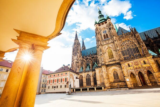 private-tour-explore-the-majestic-prague-castle-admission-incl