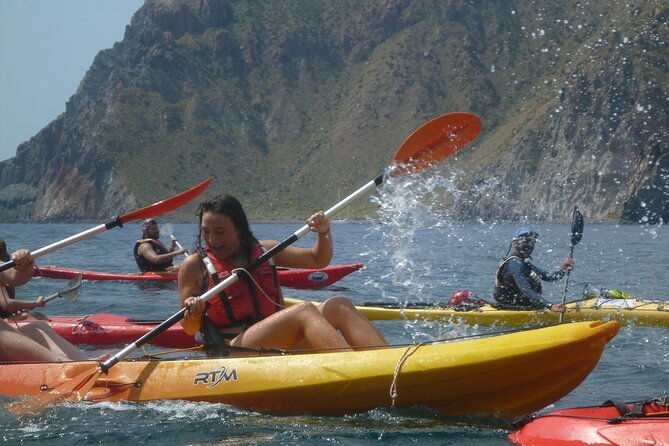 private-tour-explore-vulcano-island-by-kayak-coasteering