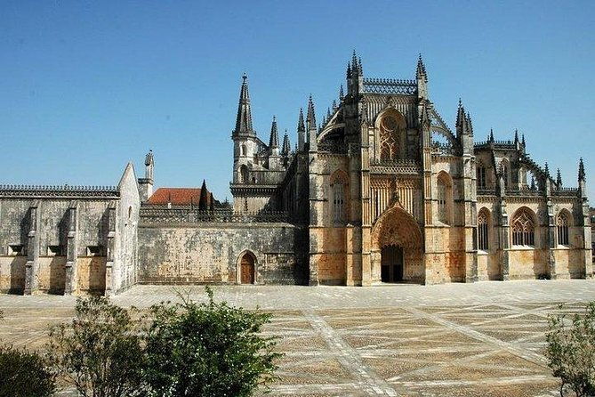 private-tour-for-1-to-4-people-fatima-batalha-nazare-and-obidos