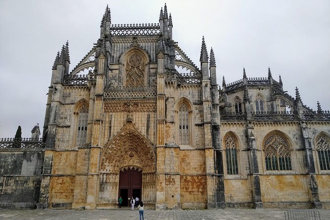 private-tour-for-1-to-8-people-fatima-batalha-nazare-and-obidos-2