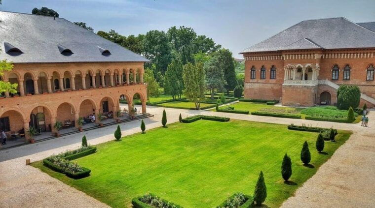 private-tour-from-bucharest-to-draculas-tomb-and-mogosoaia