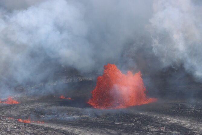 private-tour-from-hilo-to-hawaii-volcanoes-natl-park-mercedes-van