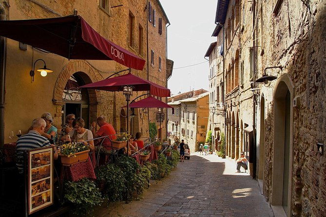 private-tour-from-livorno-port-to-san-gimignano-volterra