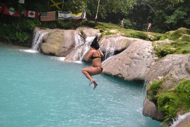private-tour-from-runaway-bay-to-ocho-rios-blue-hole-sightseeing-and-shopping