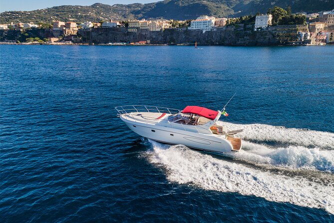 private-tour-from-sorrento-to-capri-raffaelli-shamal-40