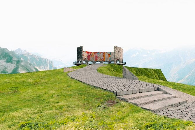private-tour-from-tbilisi-to-kazbegi-and-gudauri