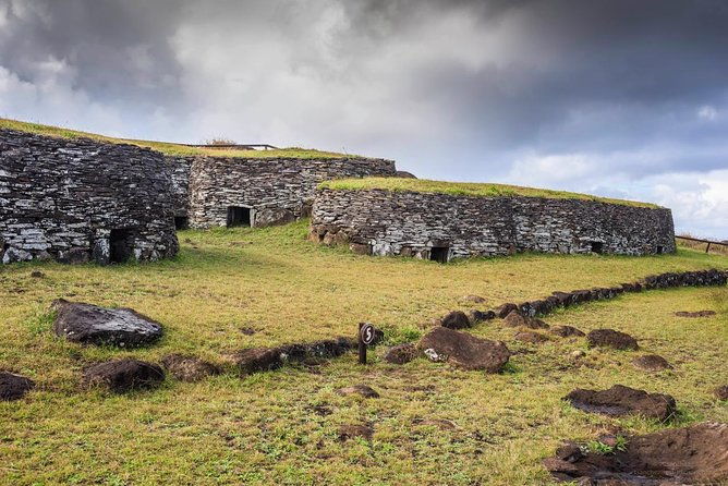 private-tour-full-day-easter-island-highlights