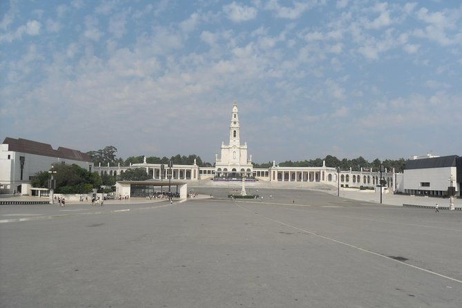 private-tour-full-day-fatima-porto-obidos-from-lisbon-2