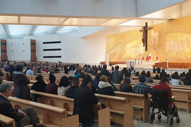 private-tour-full-day-fatima-porto-obidos-from-lisbon