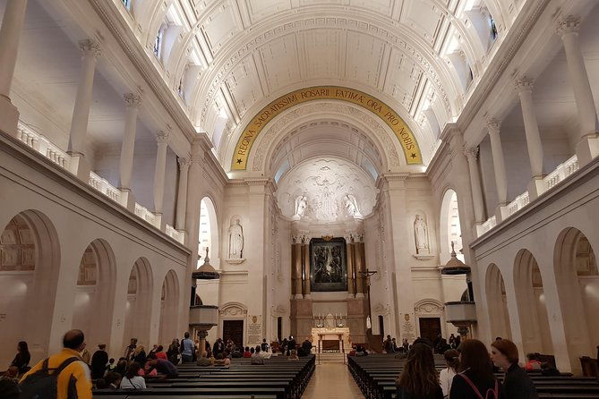 private-tour-full-day-fatima-porto-obidos-from-lisbon