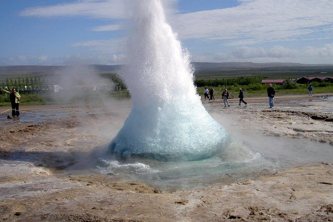 private-tour-golden-circle-tour-by-luxury-suv-from-reykjavik