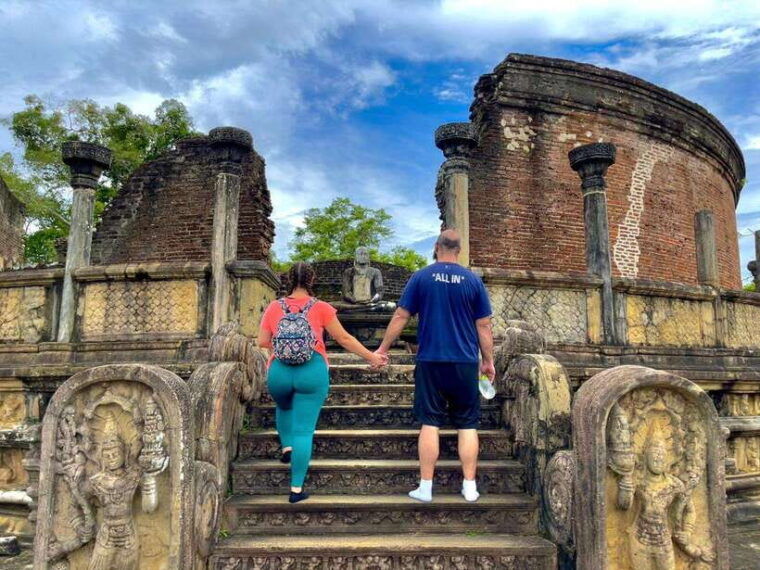 private-tour-guide-in-sri-lanka-5-days-tour-package