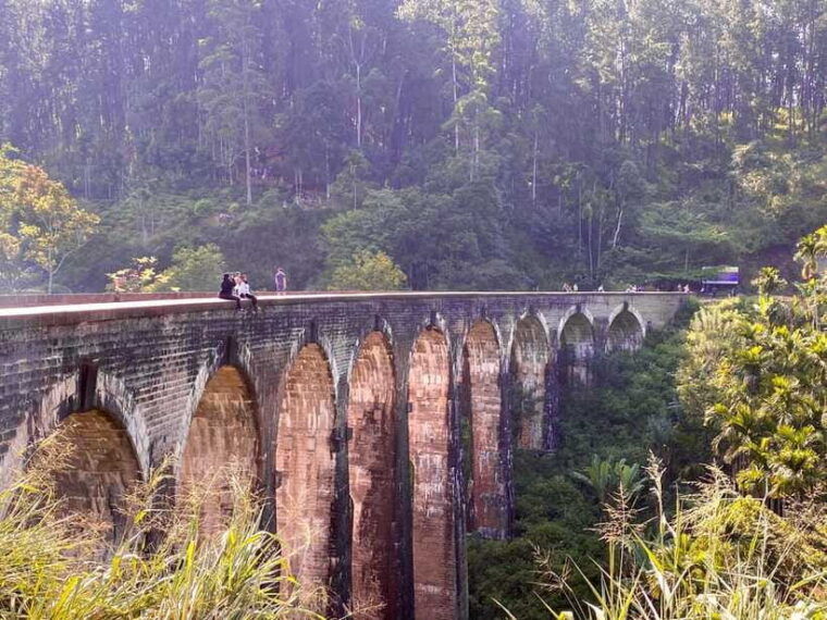 private-tour-guide-in-sri-lanka-5-days-tour-package