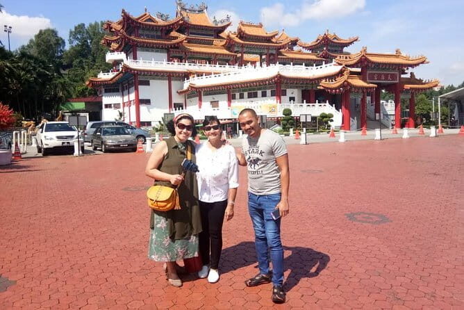 Private Tour Guide Service with Van Transportation at Kuala Lumpur - Authentic Experiences and Hidden Gems