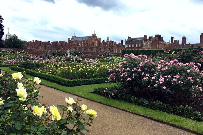 private-tour-hampton-court-palace-day-trip-from-london