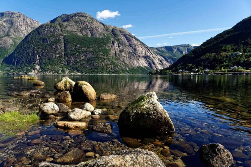 private-tour-hardangerfjord-voss-gondol-4-great-waterfalls