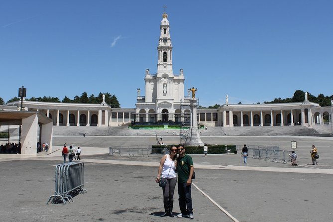 private-tour-highlights-fatima-sanctuary-nazare-big-waves-and-obidos-medieval