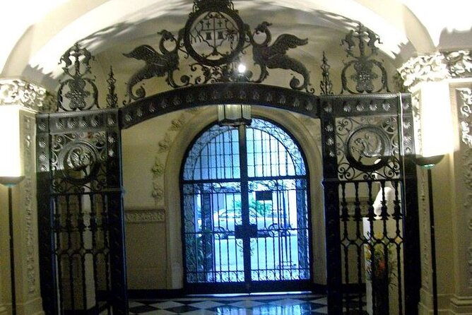 private-tour-historical-journey-through-argentinas-struggles-in-the-20th-century