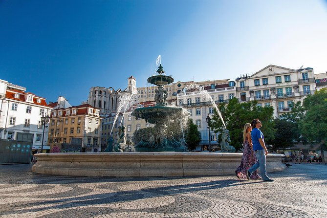 private-tour-historical-lisbon-and-sintra-essence-8h