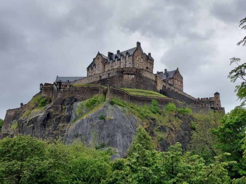 private-tour-history-and-mystery-in-edinburghs-old-town