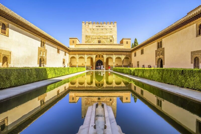 private-tour-in-all-complete-complex-of-alhambra-with-ticket