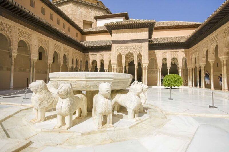 private-tour-in-all-complete-complex-of-alhambra-with-ticket