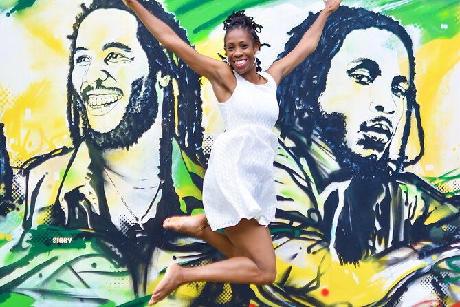 private-tour-in-bob-marley-museum-with-lunch-at-hellshire-beach