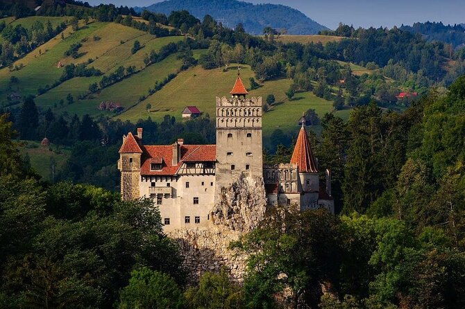 private-tour-in-bran-castle-peles-castle-and-brasov-2