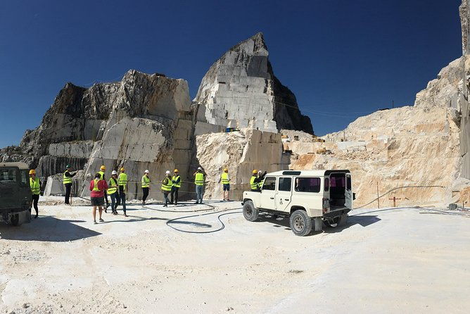private-tour-in-carrara-marble-quarries-with-4x4-vehicles