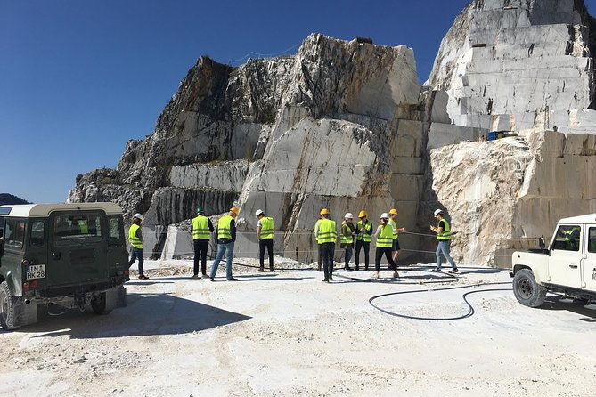 private-tour-in-carrara-marble-quarries-with-4x4-vehicles