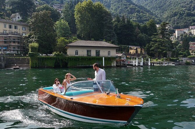 private-tour-in-classic-wooden-boat