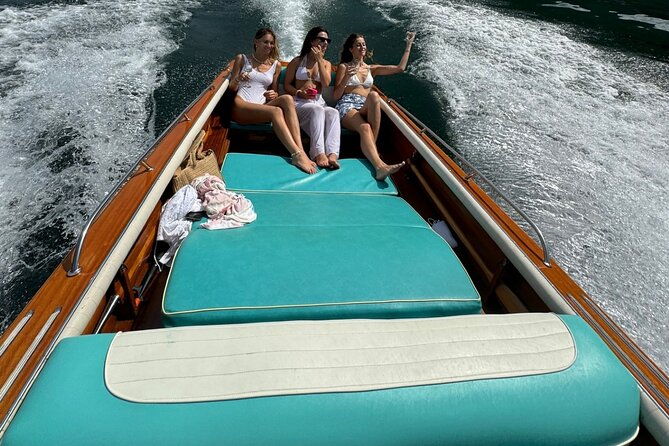 private-tour-in-classic-wooden-boat
