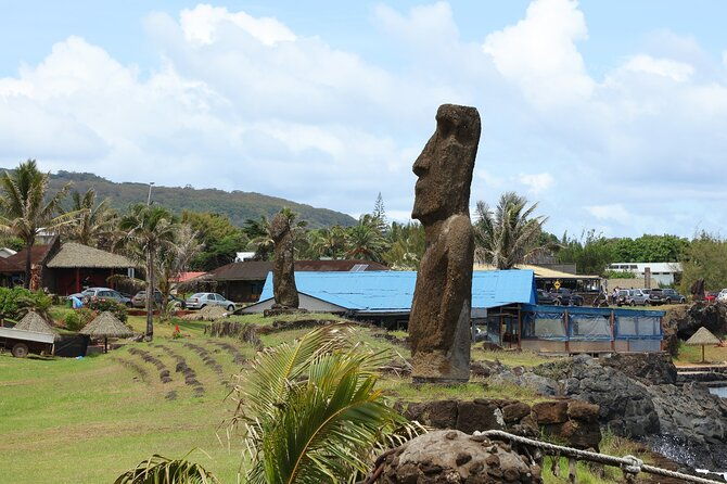 private-tour-in-hanga-roa-the-only-city-of-rapa-nui