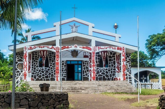 private-tour-in-hanga-roa-the-only-city-of-rapa-nui