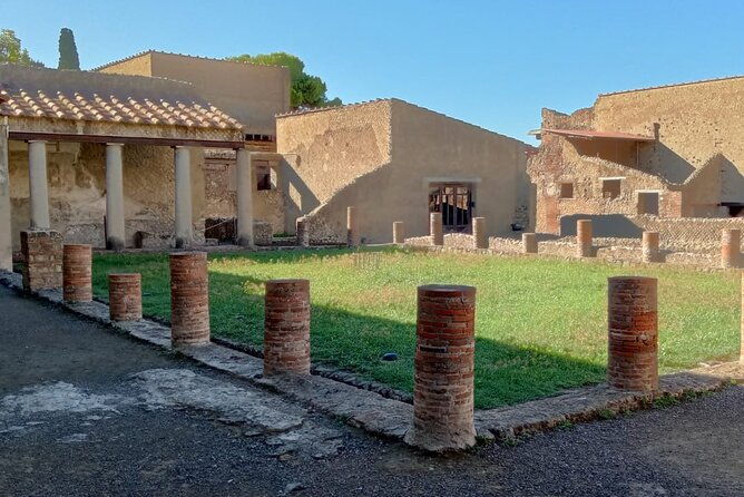 private-tour-in-herculaneum-with-an-authorized-guide