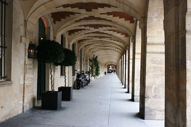private-tour-in-italian-of-paris-center-montmartre-louvre