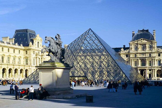 private-tour-in-italian-of-paris-center-montmartre-louvre
