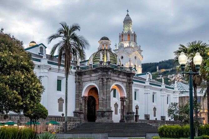 private-tour-in-quito-middle-of-the-world