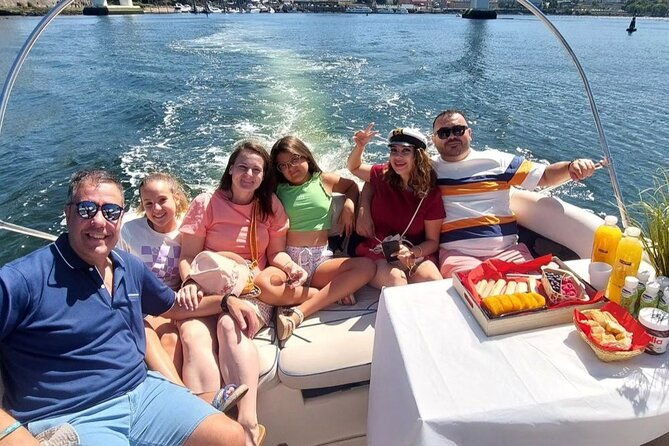 private-tour-in-the-douro-with-tasting-on-a-yacht-for-up-to-5-people