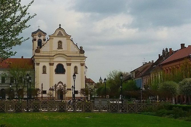 private-tour-in-vac-by-local-guide-magical-vibe-of-an-charming-baroque-town
