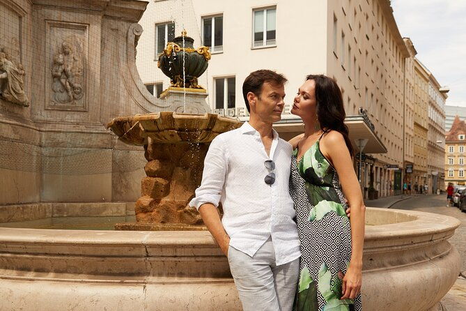 private-tour-in-vianna-landmark-with-a-professional-photographer