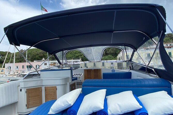 private-tour-ischia-procida-capri-pontine-amalfi-by-speedboat