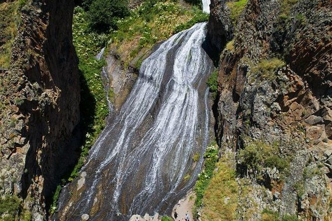private-tour-jermuk-noravank-areni-khor-virap-2