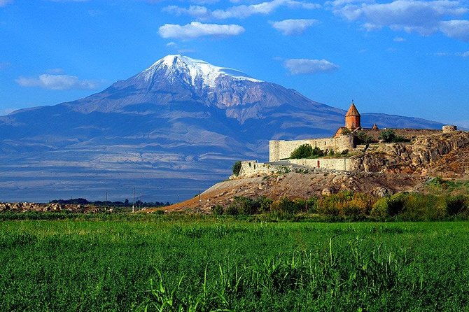 private-tour-jermuk-noravank-areni-khor-virap